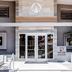 Blueground Hollywood Gym Ac Nr Runyon Lax-1346